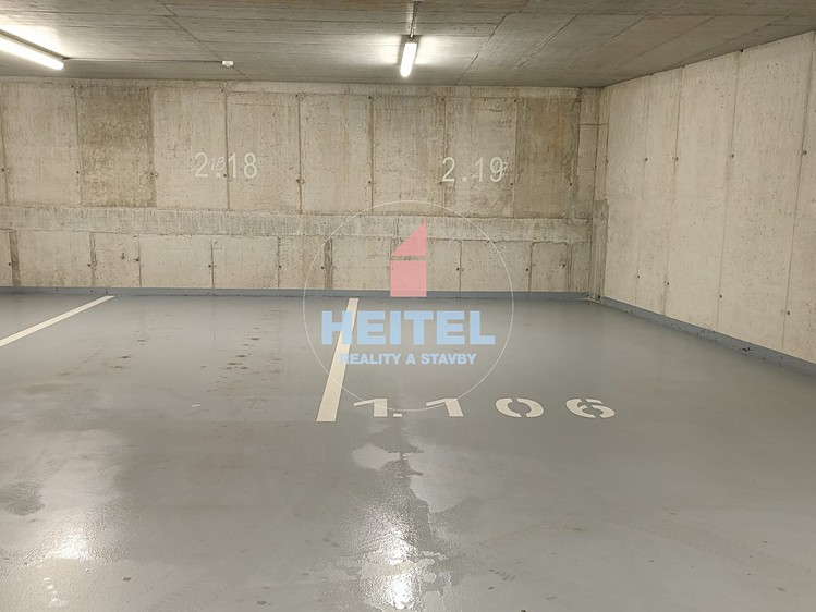 Pronájem garážového stání 19 m² - foto 7