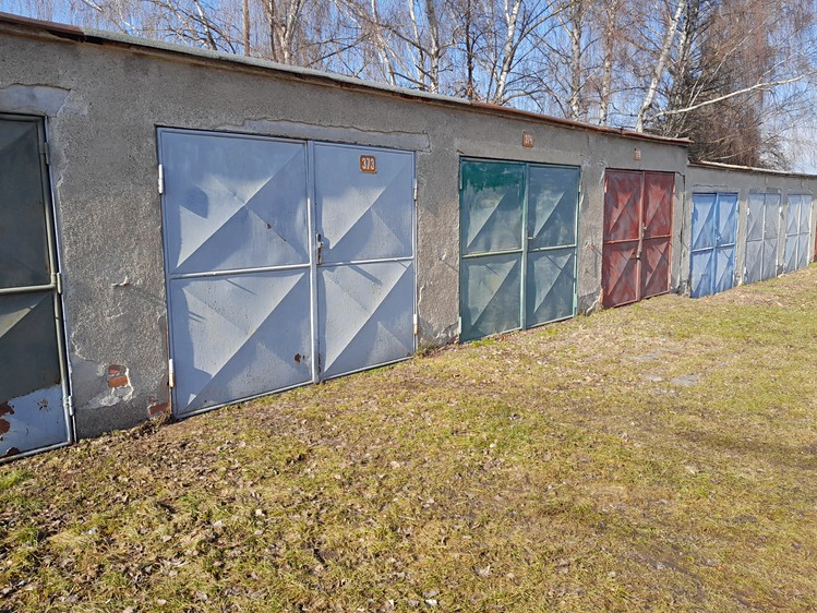 Pronájem garáže 15 m² - foto 1