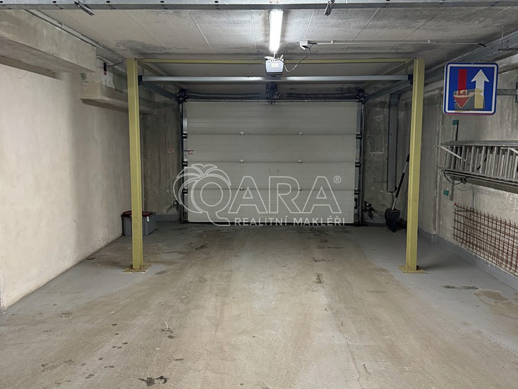 Pronájem garážového stání 18 m² - foto 2