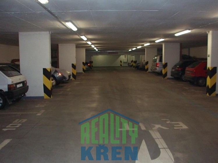 Pronájem garážového stání 20 m² - foto 3