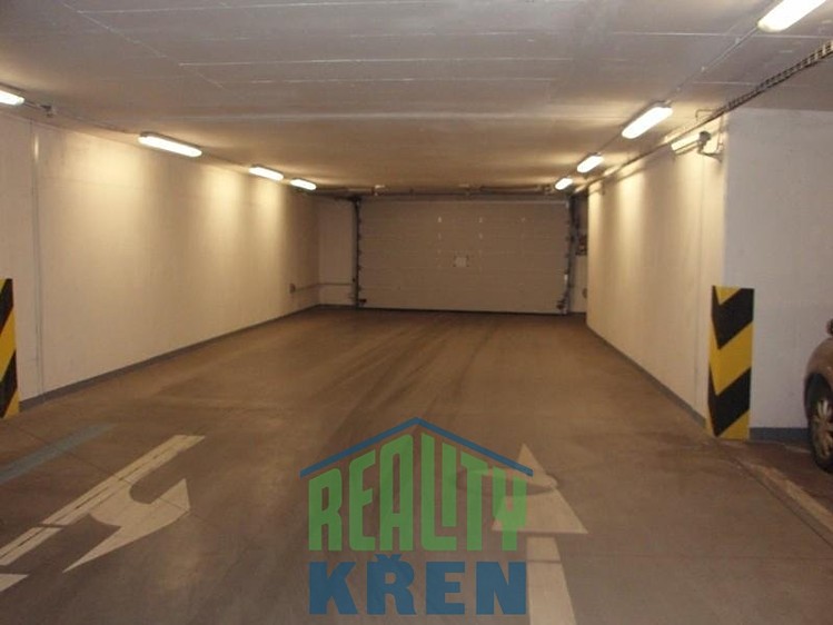 Pronájem garážového stání 20 m² - foto 4
