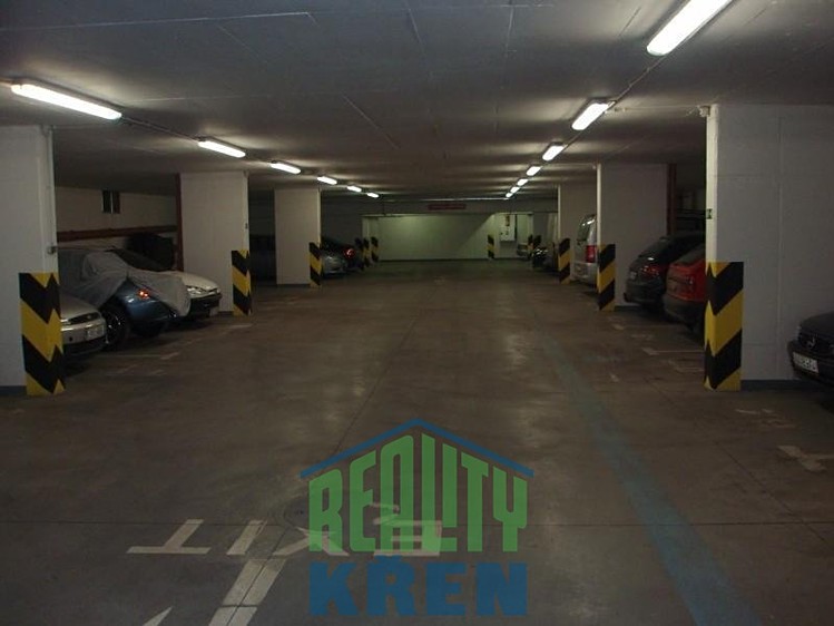 Pronájem garážového stání 20 m² - foto 6