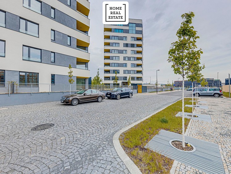 Pronájem garážového stání 18 m² - foto 5