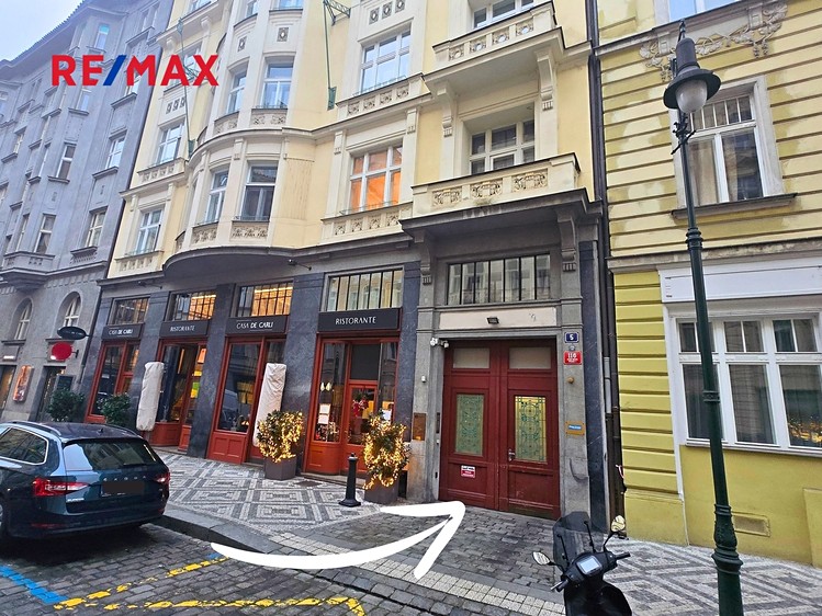 Pronájem garážového stání 18 m² - foto 1