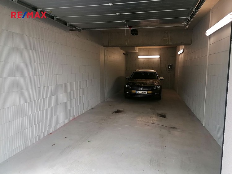 Pronájem garáže 43 m² - foto 4