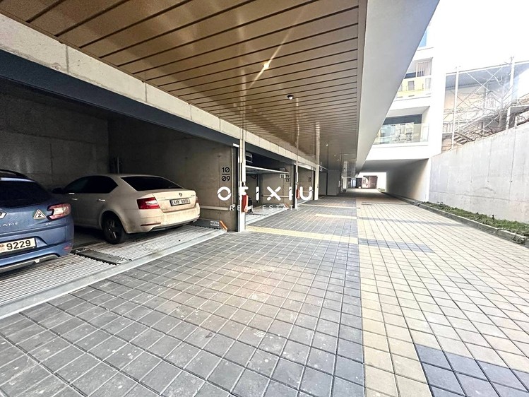Pronájem garážového stání 13 m² - foto 1