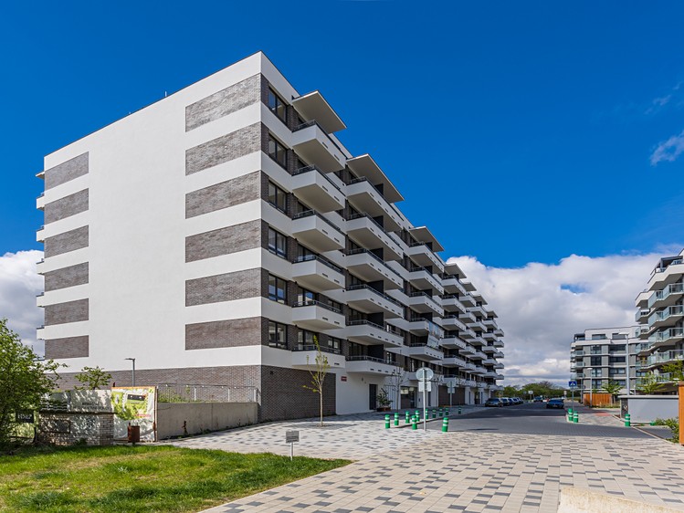 Pronájem garážového stání 13 m² - foto 3
