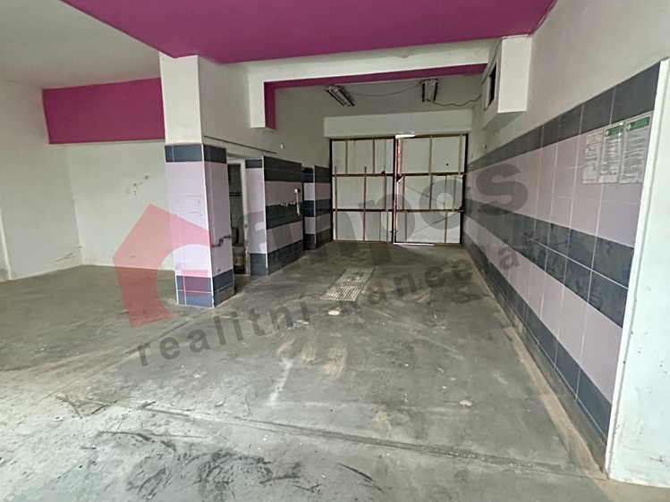 Pronájem garáže 77 m² - foto 1