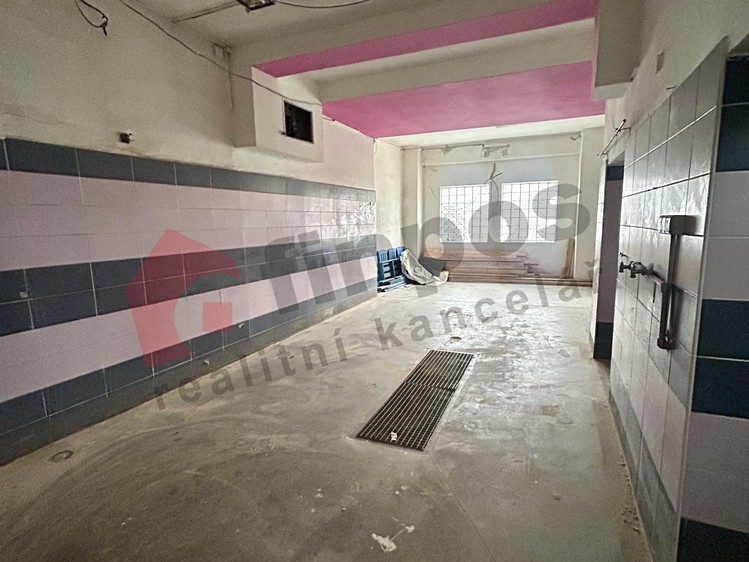 Pronájem garáže 77 m² - foto 3