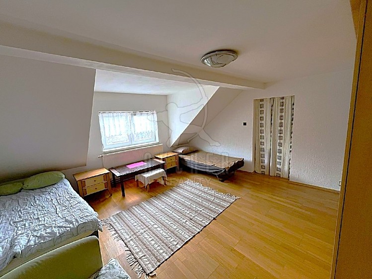Prodej bytu 4+1 90 m² (Podkrovní) - foto 5