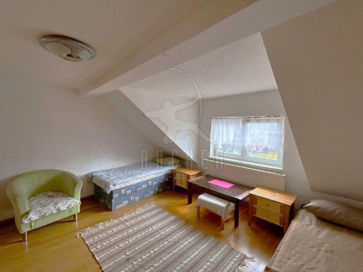 Prodej bytu 4+1 90 m² (Podkrovní) - foto 6