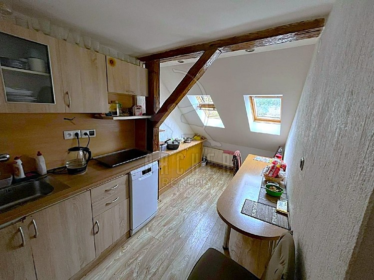 Prodej bytu 4+1 90 m² (Podkrovní) - foto 7