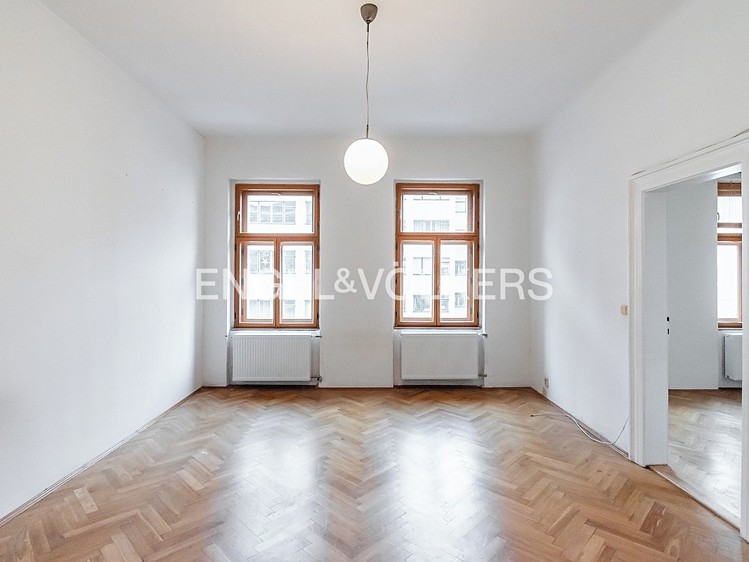 Pronájem bytu 2+1 80 m² - foto 1