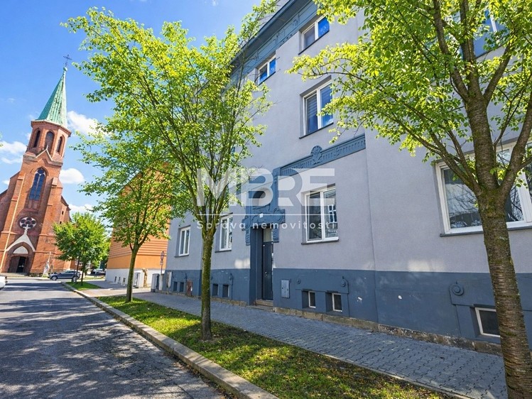 Pronájem bytu 3+1 102 m² - foto 1