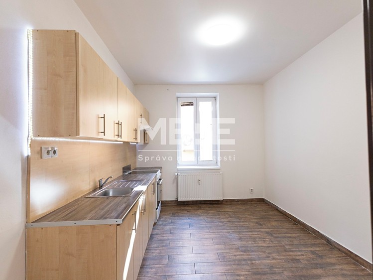 Pronájem bytu 3+1 102 m² - foto 3