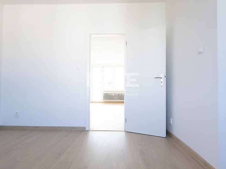 Pronájem bytu 2+1 55 m² - foto 3