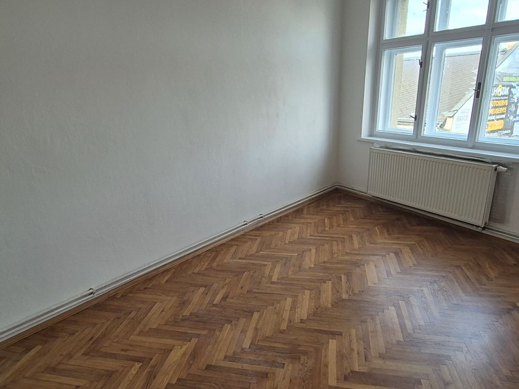 Pronájem bytu 2+1 62 m² - foto 3