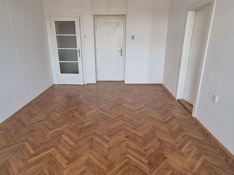 Pronájem bytu 2+1 62 m² - foto 4