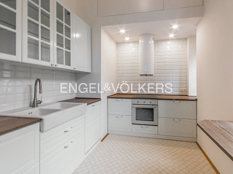 Pronájem bytu 5+1 176 m² - foto 6