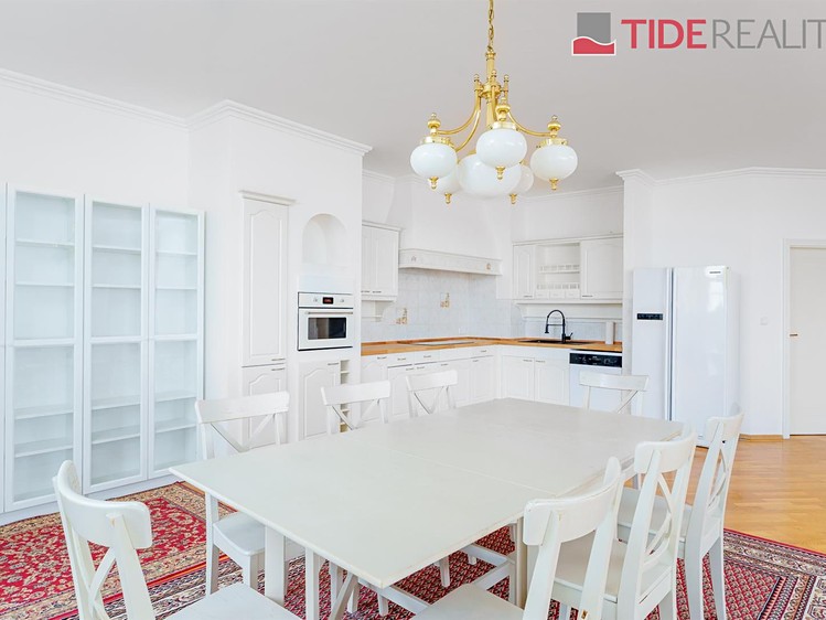 Pronájem bytu 4+kk 190 m² - foto 5