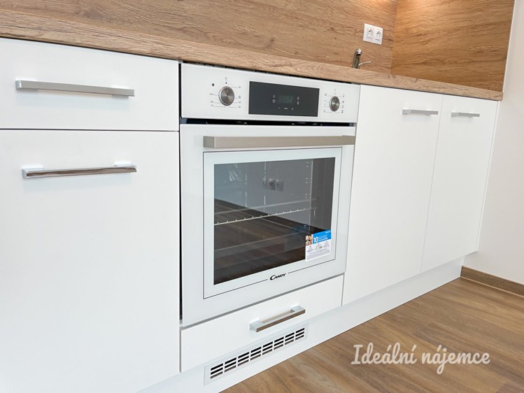 Pronájem bytu 1+kk 31 m² - foto 3