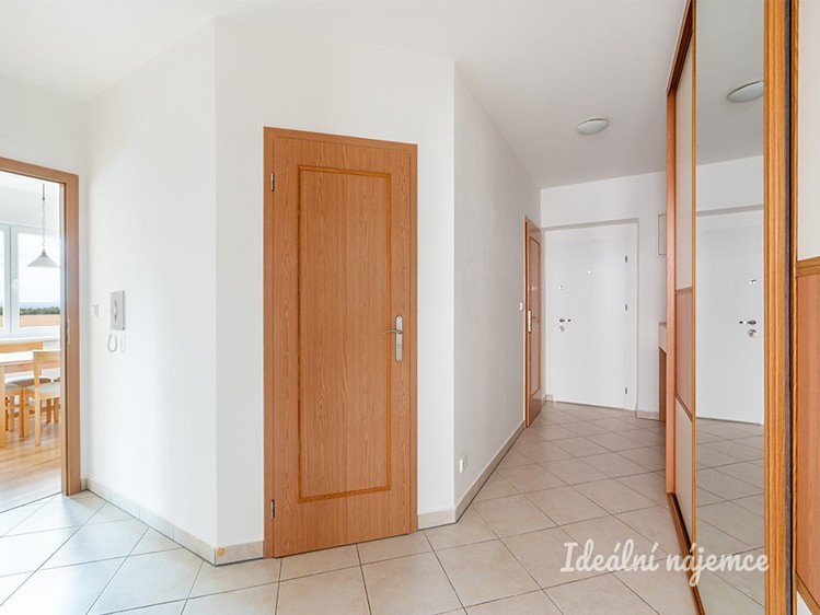 Pronájem bytu 2+1 63 m² - foto 6