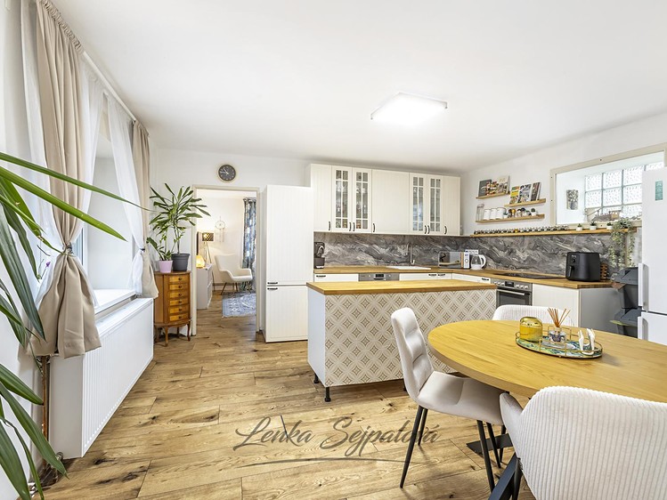 Prodej rodinného domu 76 m², pozemek 527 m² - foto 4