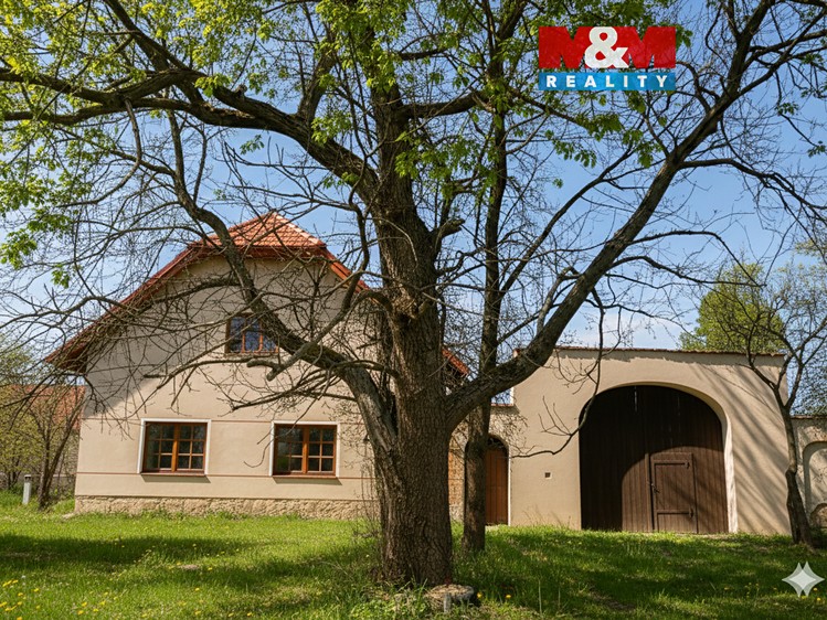 Prodej rodinného domu 250 m², pozemek 4 164 m² - foto 1