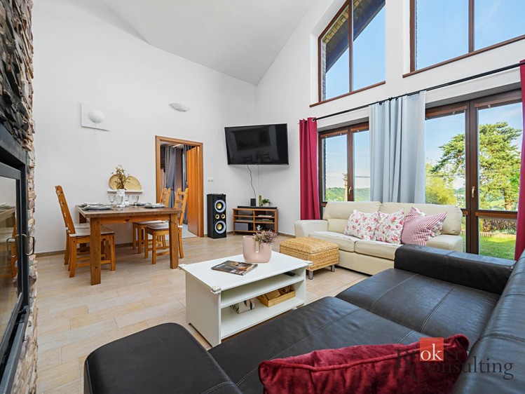 Prodej  rodinného domu 218 m², pozemek 834 m² - foto 8