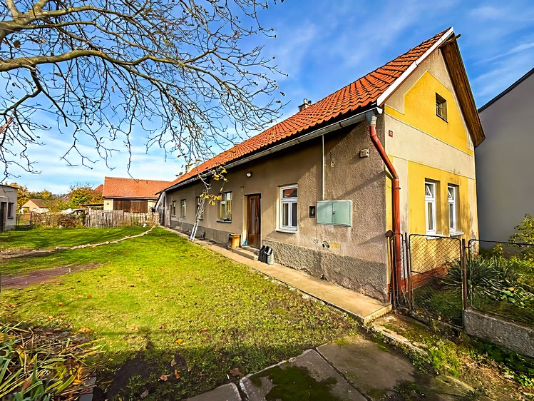 Prodej rodinného domu 120 m², pozemek 1 037 m² - foto 1