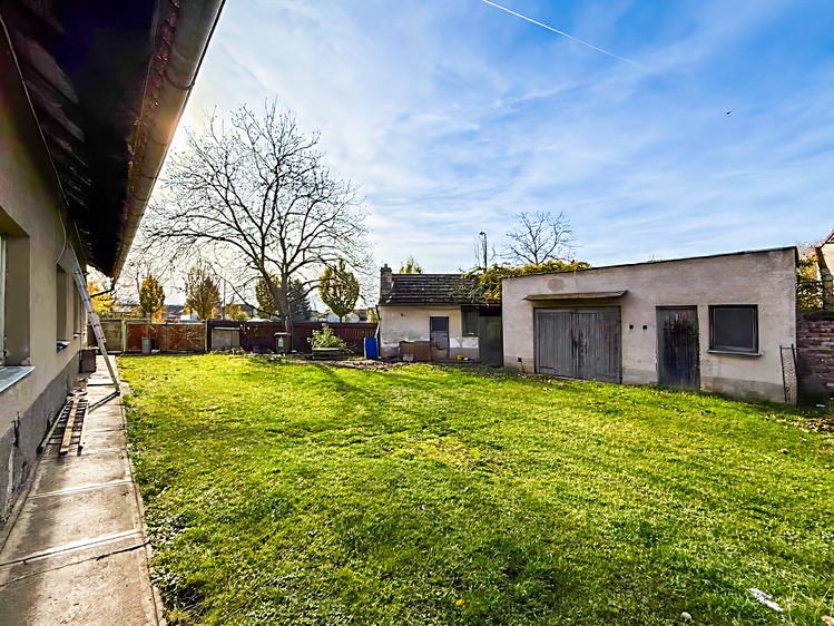 Prodej rodinného domu 120 m², pozemek 1 037 m² - foto 3