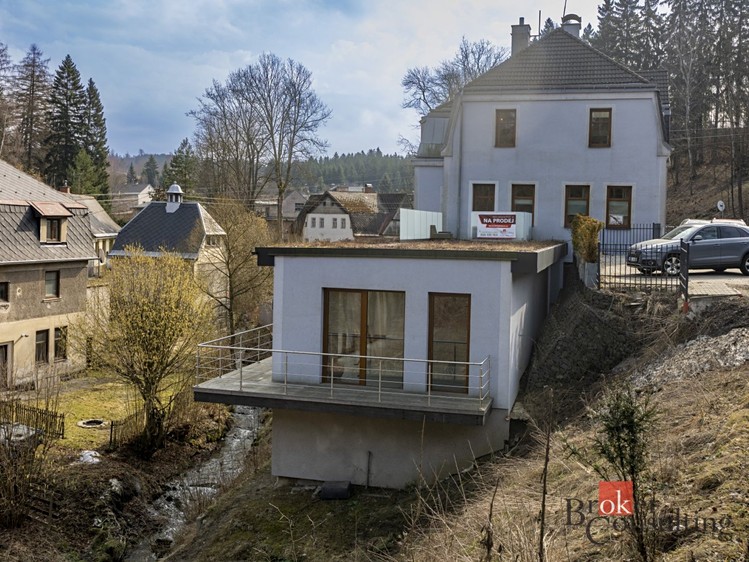Prodej rodinného domu 250 m², pozemek 1 100 m² - foto 2