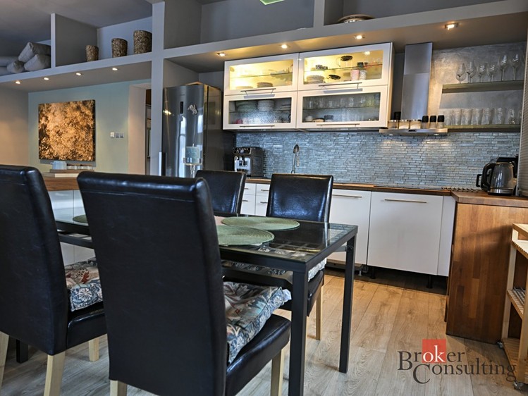 Prodej rodinného domu 250 m², pozemek 1 100 m² - foto 4