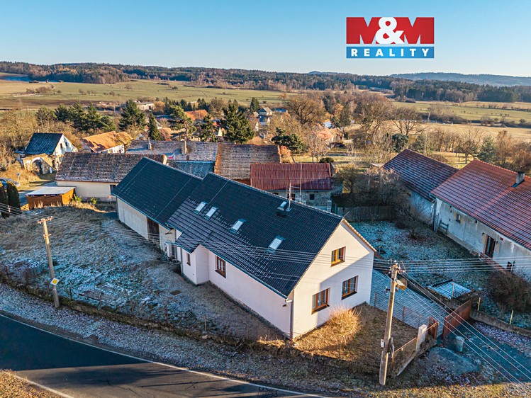 Prodej rodinného domu 225 m², pozemek 1 397 m² - foto 1