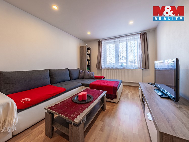 Prodej rodinného domu 225 m², pozemek 1 397 m² - foto 4