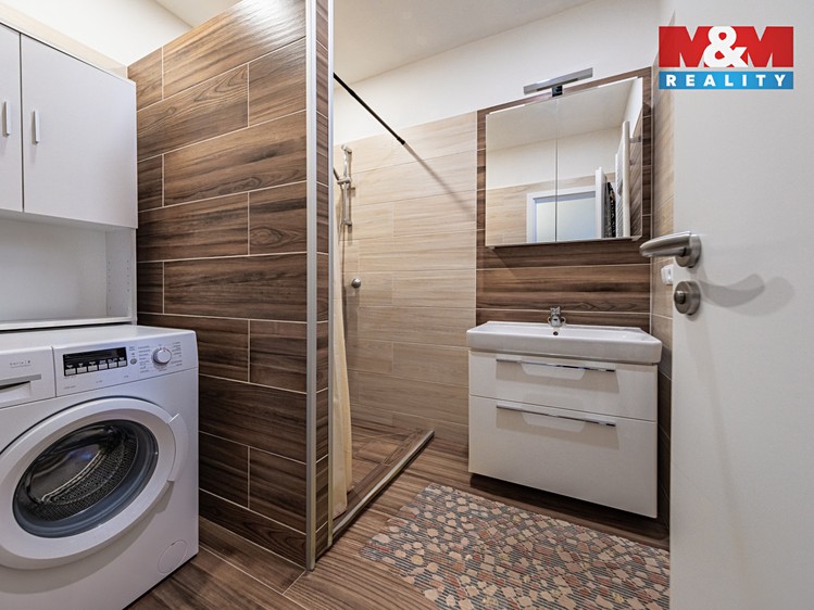 Prodej rodinného domu 225 m², pozemek 1 397 m² - foto 7