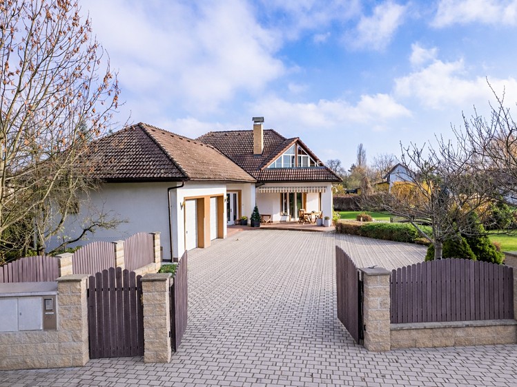 Prodej rodinného domu 279 m², pozemek 1 487 m² - foto 5