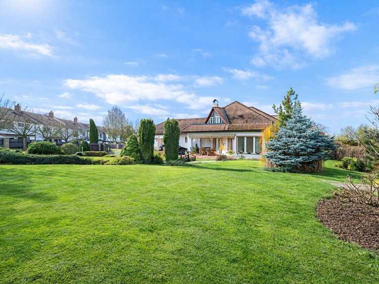 Prodej rodinného domu 279 m², pozemek 1 487 m² - foto 6