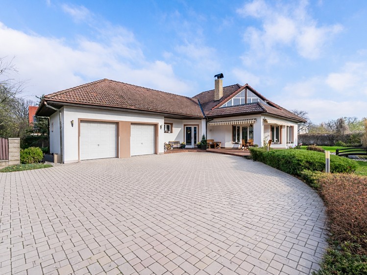 Prodej rodinného domu 279 m², pozemek 1 487 m² - foto 8