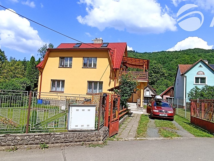 Prodej  rodinného domu 202 m², pozemek 556 m² - foto 4
