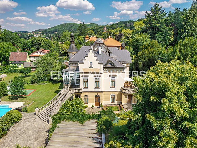 Prodej  rodinného domu 581 m², pozemek 2 105 m² - foto 5
