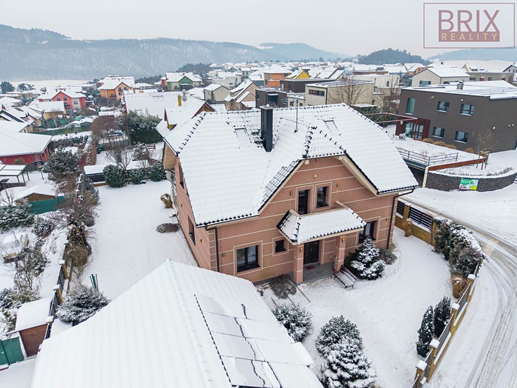 Prodej rodinného domu 404 m², pozemek 853 m² - foto 3