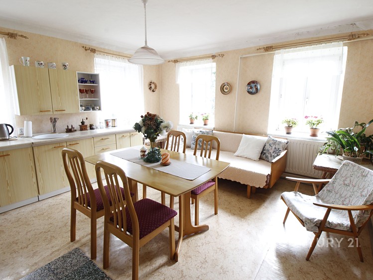 Prodej rodinného domu 200 m², pozemek 1 465 m² - foto 6