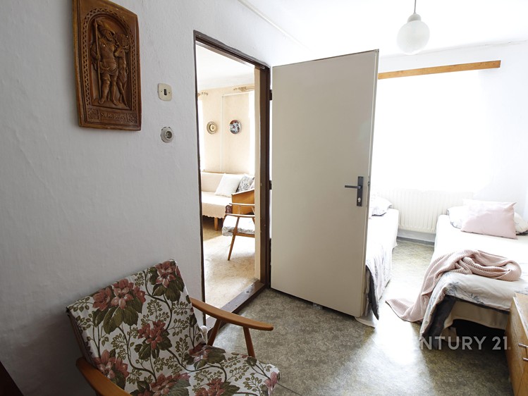 Prodej rodinného domu 200 m², pozemek 1 465 m² - foto 8