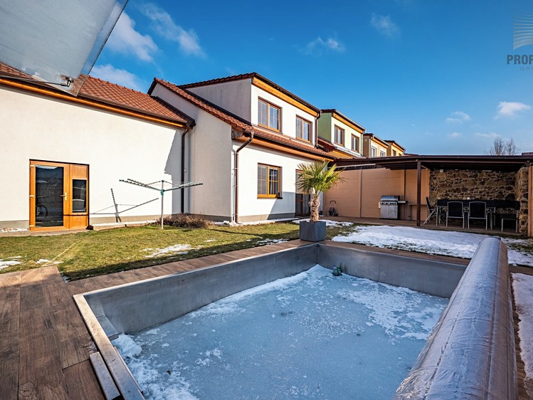 Prodej rodinného domu 162 m², pozemek 411 m² - foto 3