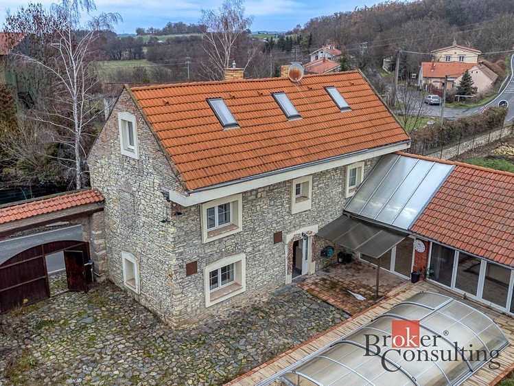 Prodej rodinného domu 579 m², pozemek 1 059 m² - foto 8