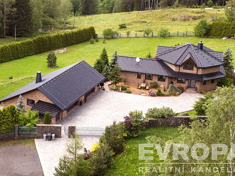 Prodej  rodinného domu 618 m², pozemek 9 319 m² - foto 5