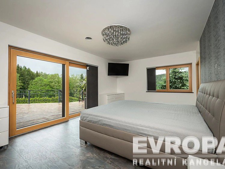 Prodej  rodinného domu 618 m², pozemek 9 319 m² - foto 6
