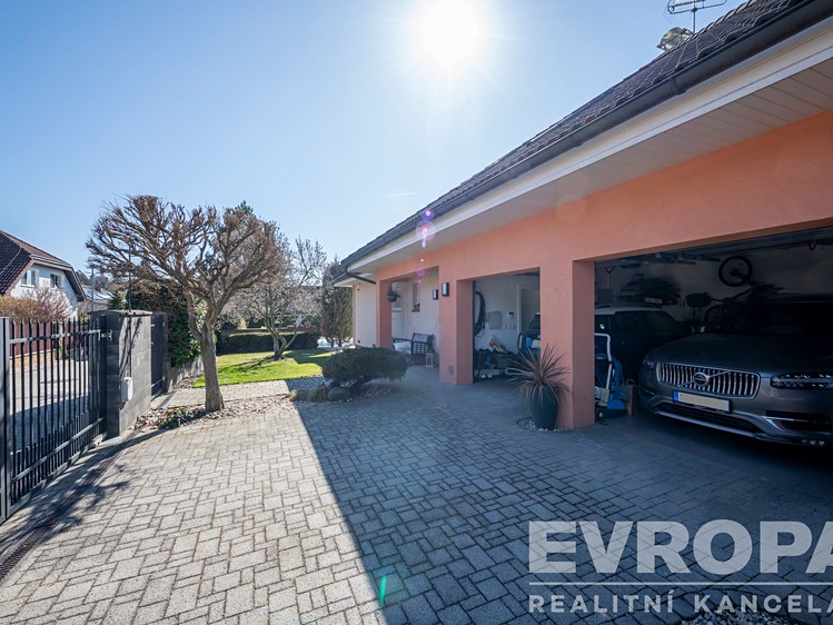 Prodej  rodinného domu 363 m², pozemek 972 m² - foto 7