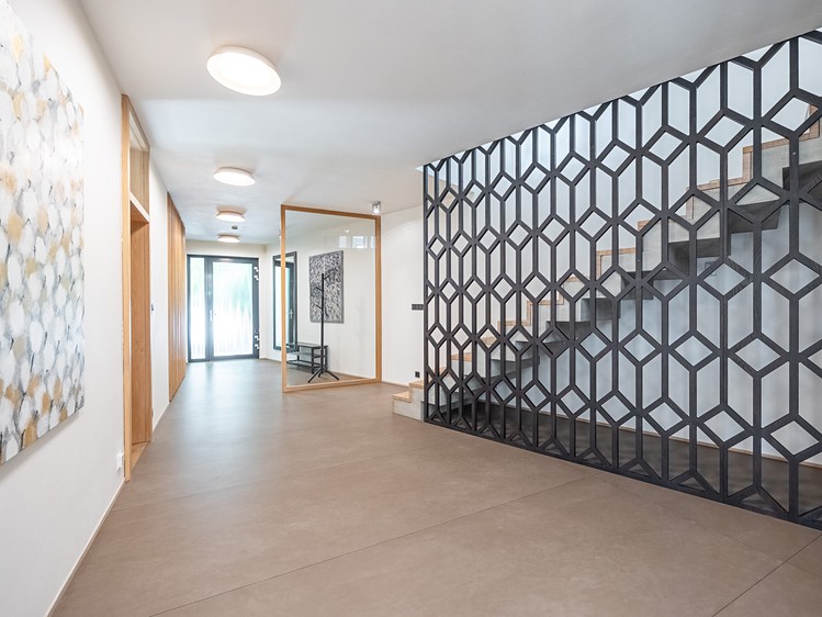 Prodej rodinného domu 374 m², pozemek 1 736 m² - foto 5